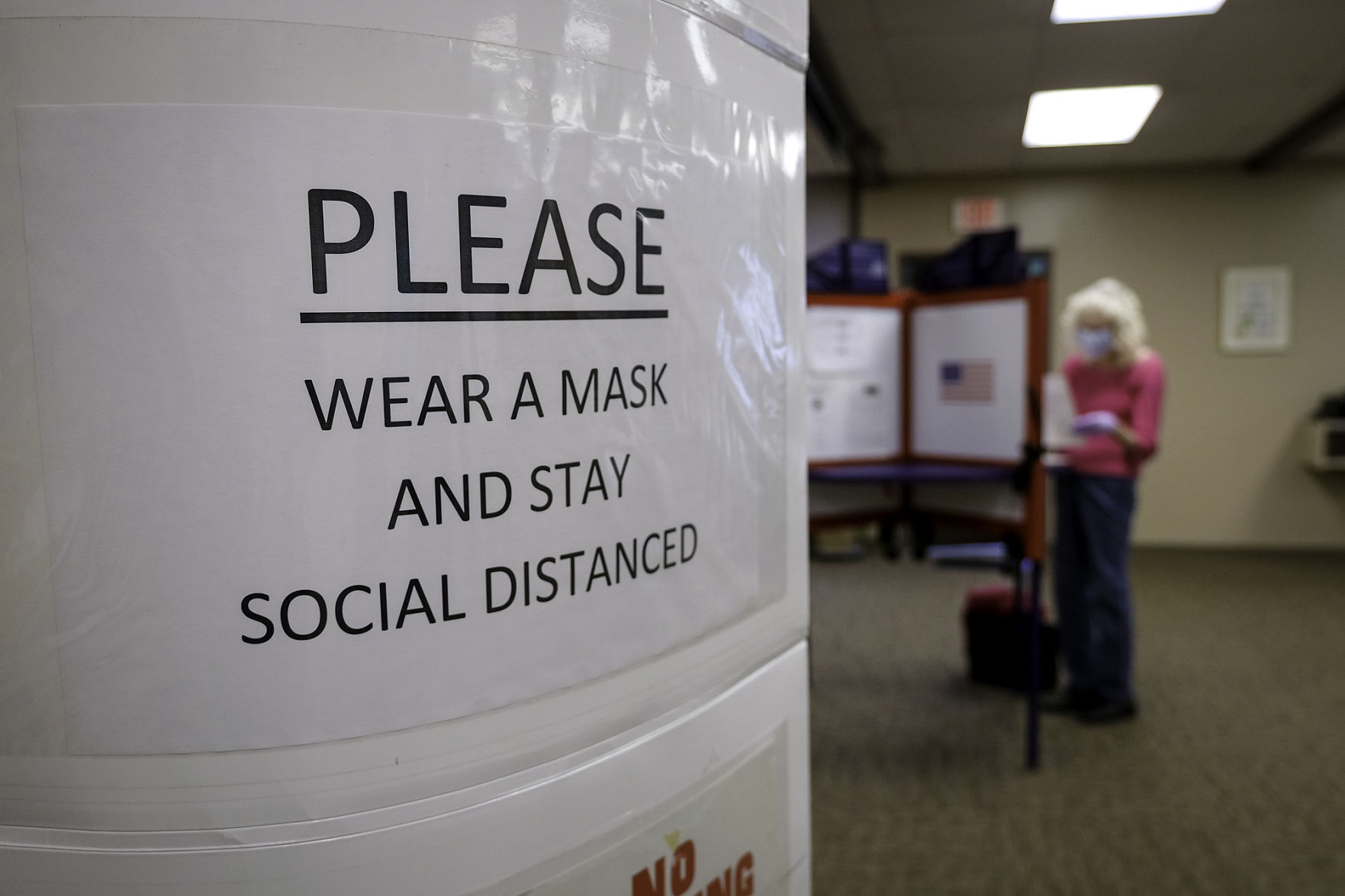 110420-nws-voting-2.jpg (copy)